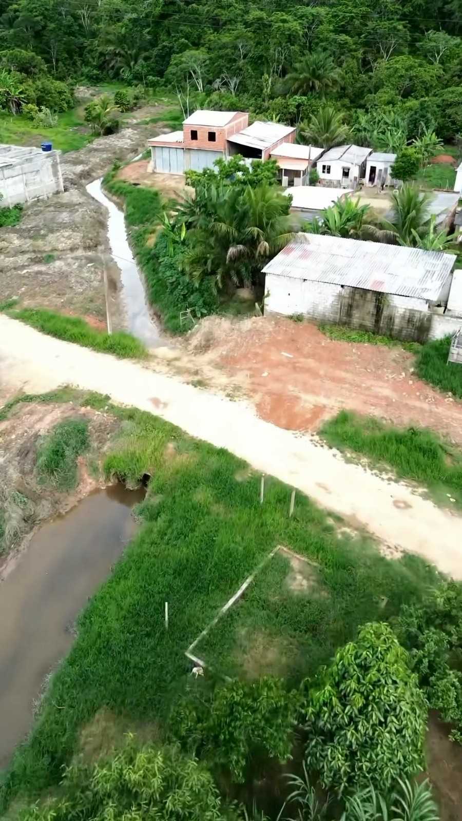 Camacã: Prefeitura realiza o maior trabalho de limpeza da história no canal em Leoventura